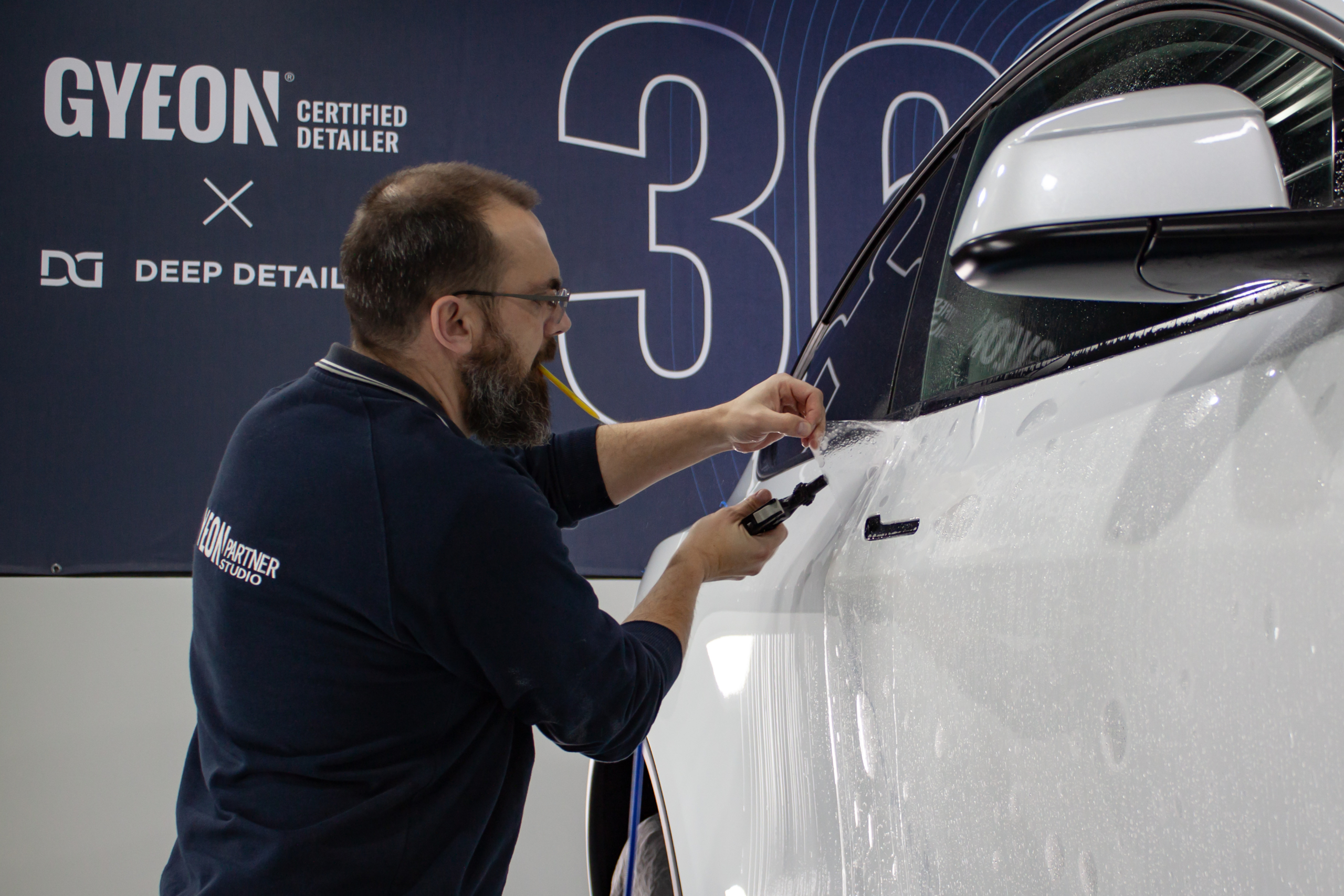 Tesla Model Y – Pose du film PPF Pose du film de protection PPF sur Tesla Model Y